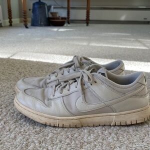 Nike Low Dunk Sneakers